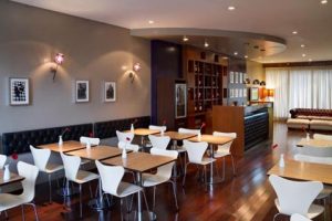 Los 3 mejores hoteles cerca de la embajada de Estados Unidos 14 Salón comedor Palermo Suites