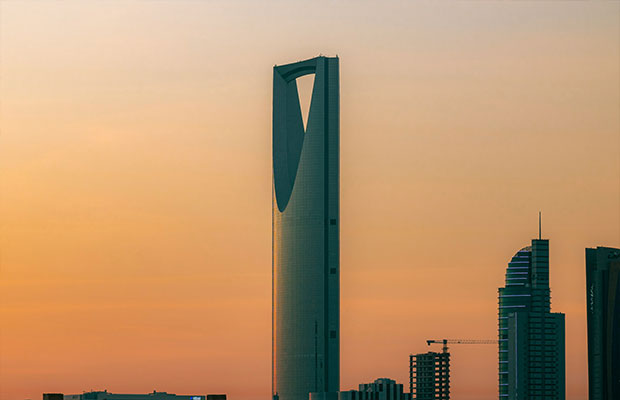 Obtenga su visa de trabajo para Arabia Saudita. Obtenga su visa de trabajo para Arabia Saudita.